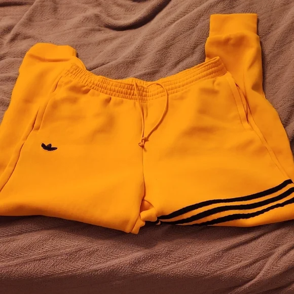 Adidas Neoclassic Yellow Joggers with Black Stripes - Picture 4 of 7